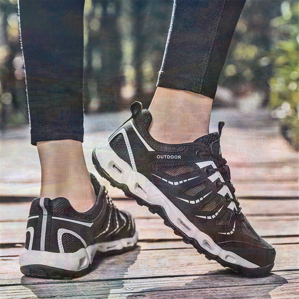 Sumer Round Tip Silver Sneaker - Most Collectible Vintage Items 评论和价格